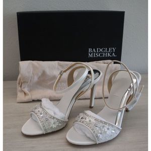 Badgley Mischka MP6318 Sz 6.5 White Satin Tazana Embellished Lace High Heels $23